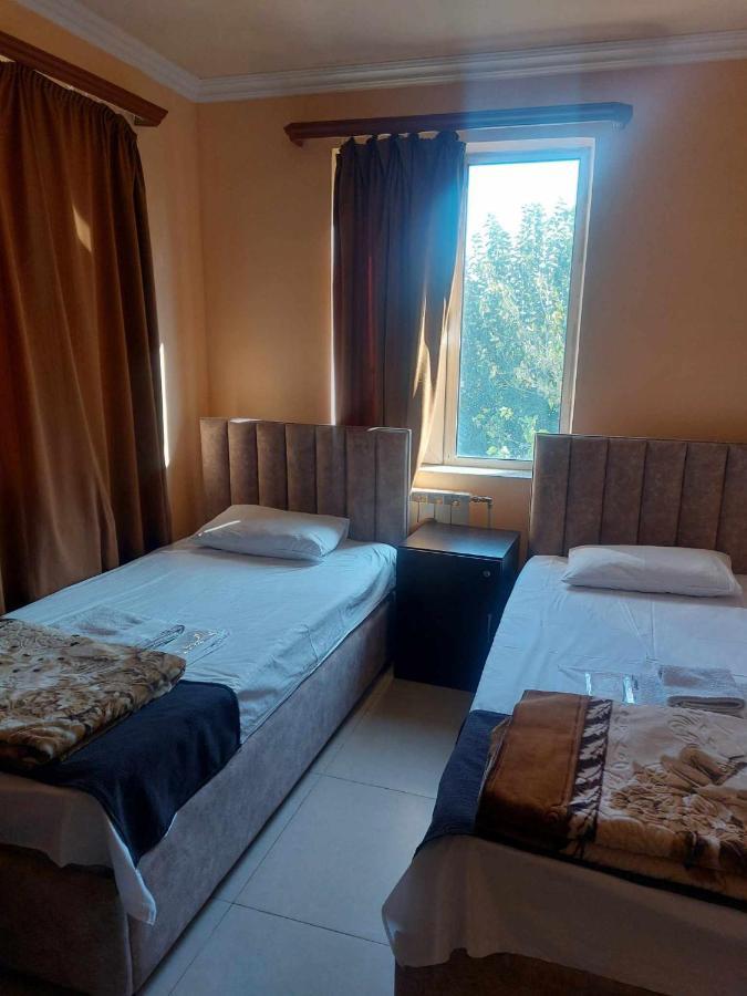 Rp Hotel- Hostel エレバン エクステリア 写真