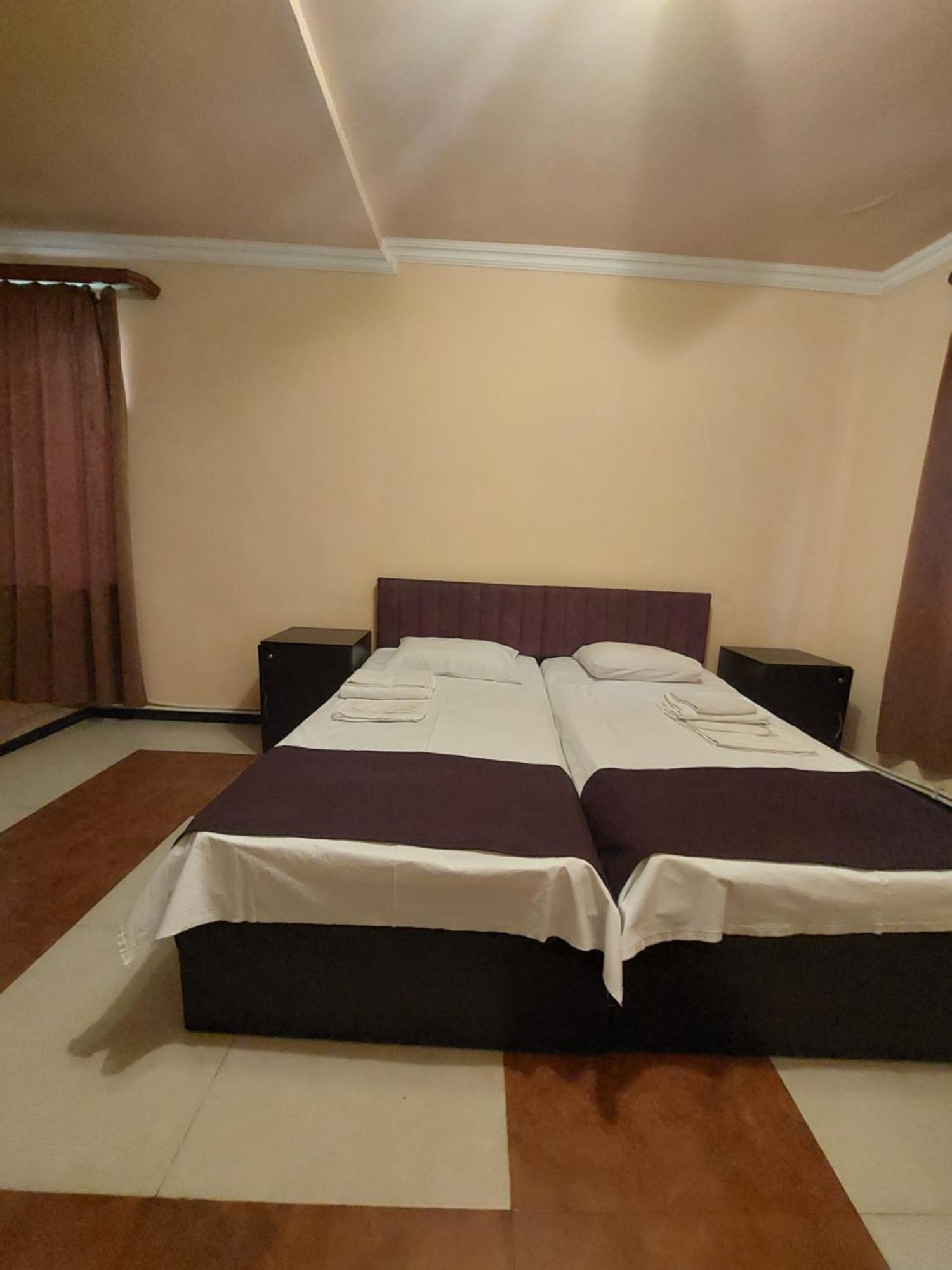 Rp Hotel- Hostel エレバン エクステリア 写真